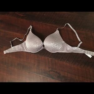 Victoria’s Secret push-up bra 34C
